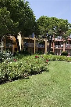 Hotel Pierre & Village Club Cannes 3*